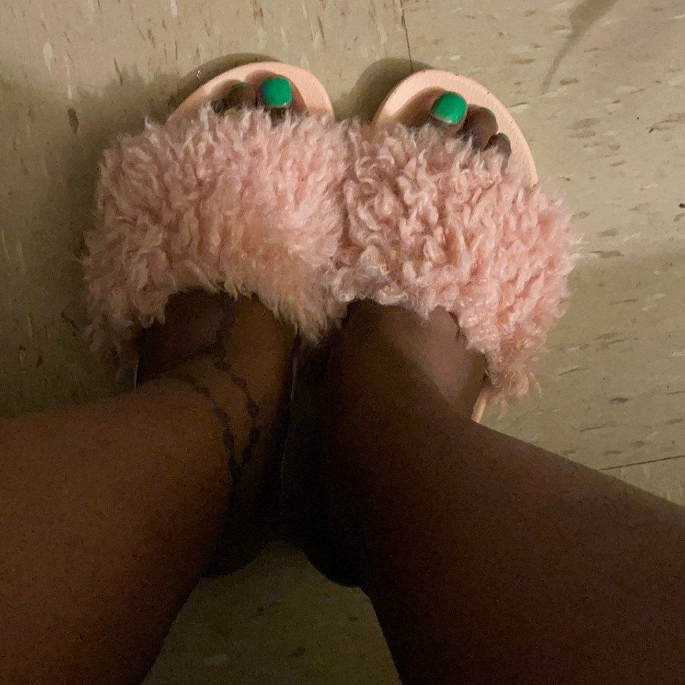 Blush Pink Fur Slippers